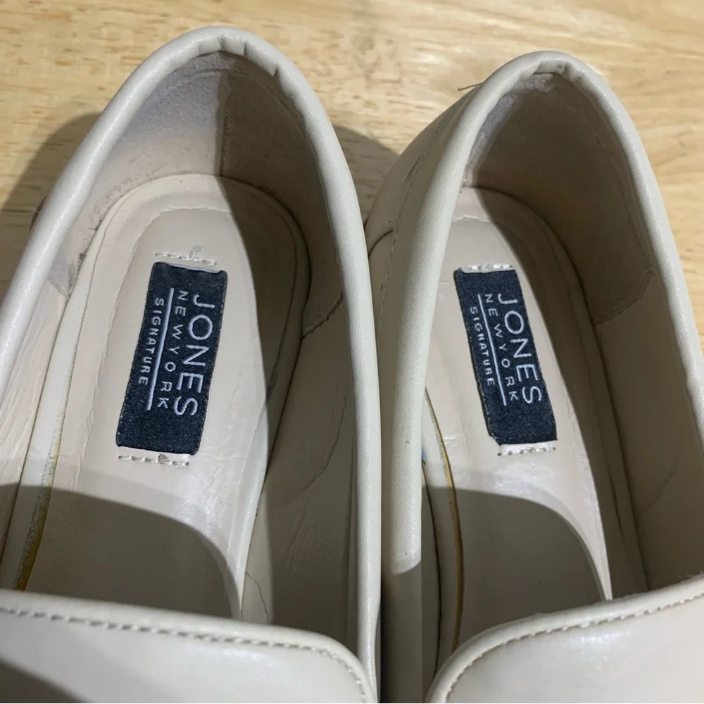Jones New York Signature Classic Rounded Toe Cream color‎ Coralin Loafers SZ 8